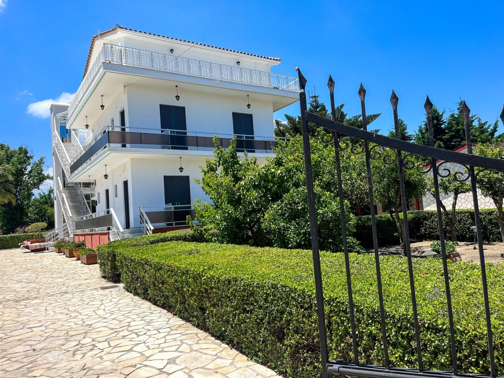 Pettas Apartments Zakynthos Town Luaran gambar