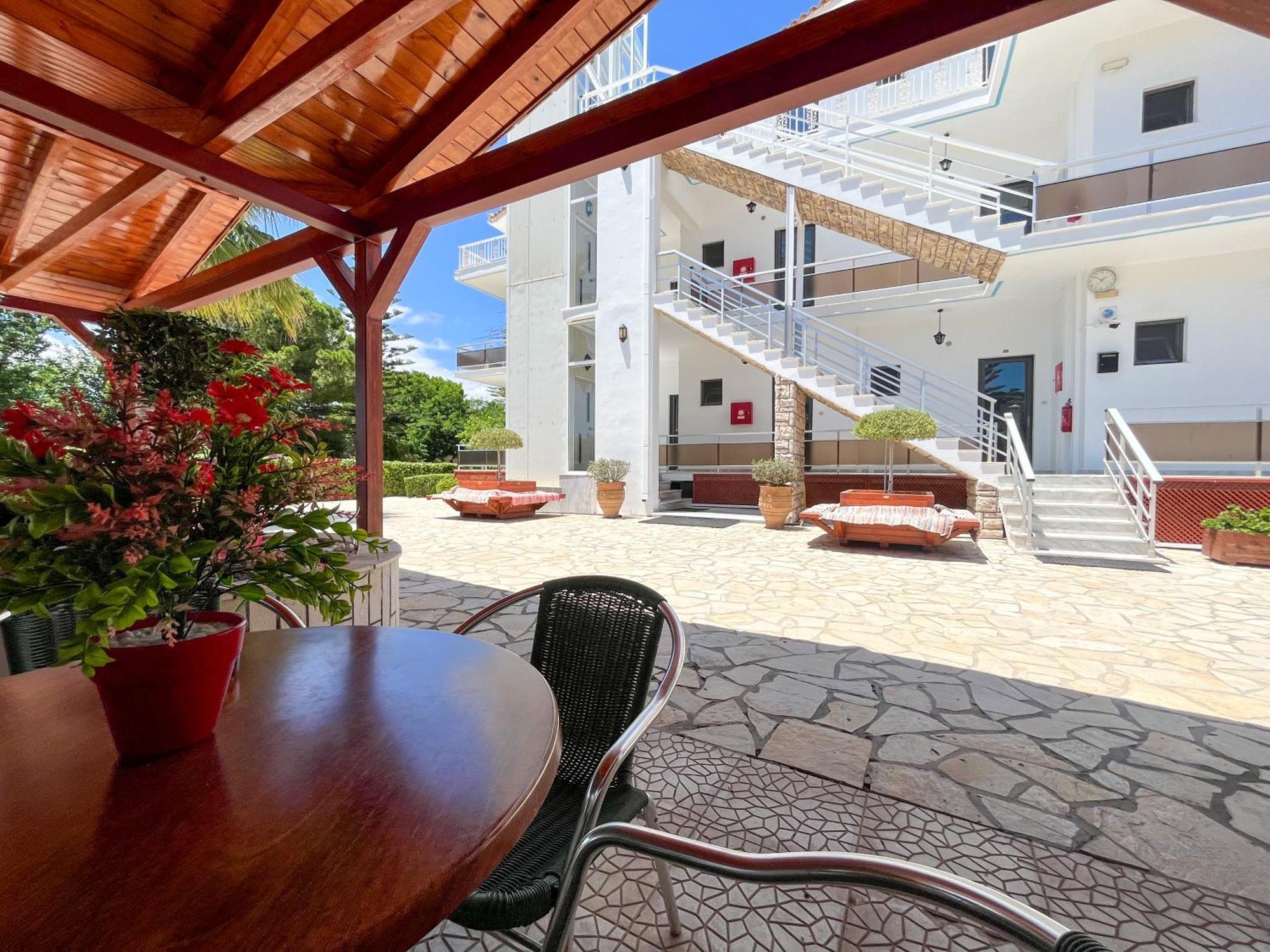 Pettas Apartments Zakynthos Town Luaran gambar